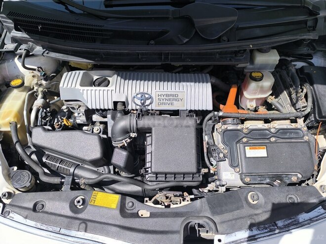 Toyota Prius-4