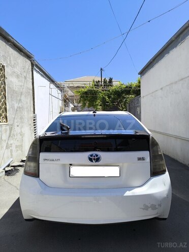 Toyota Prius-5