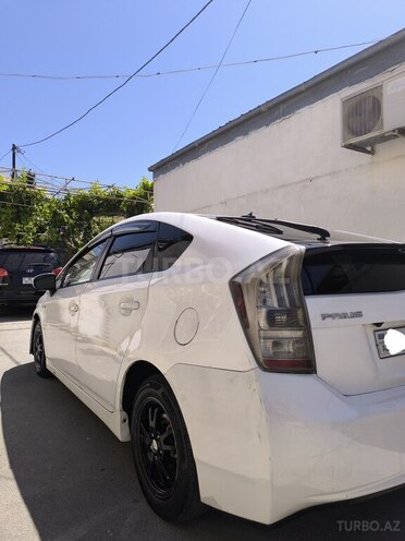 Toyota Prius-6