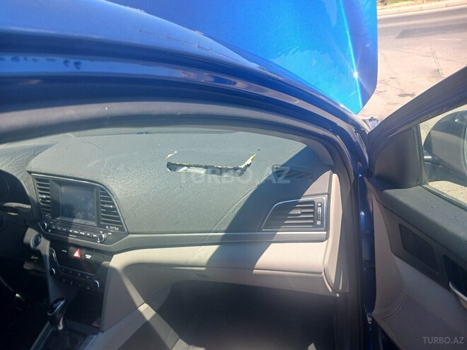 Hyundai Elantra 2016, 50,000 km - 2.0 л - Bakı