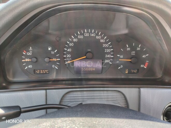 Mercedes E 270 2001, 556,000 km - 2.7 l - Bakı
