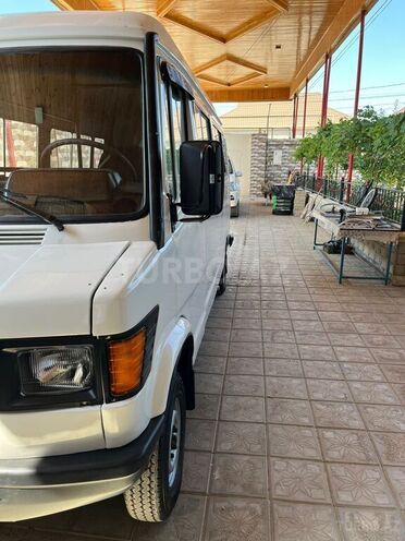 Mercedes 208 D 1992, 400,000 km - 2.3 l - Şirvan