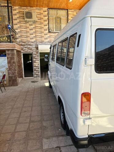 Mercedes 208 D 1992, 400,000 km - 2.3 l - Şirvan