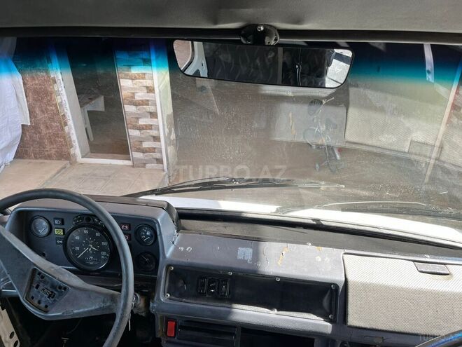 Mercedes 208 D 1992, 400,000 km - 2.3 l - Şirvan