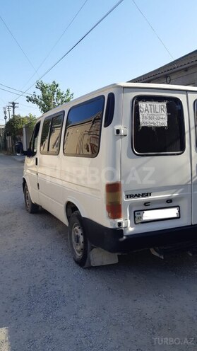 Ford Transit-4