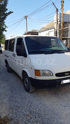 Ford Transit-2