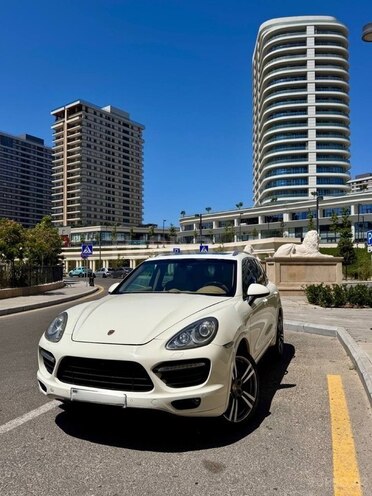Porsche Cayenne Turbo 2010, 220,000 km - 4.8 l - Bakı