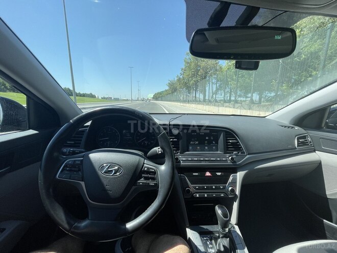 Hyundai Elantra 2018, 168,981 km - 2.0 l - Bakı