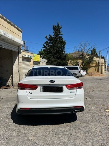 Kia K5-4