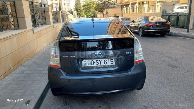 Toyota Prius-2