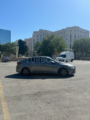 Hyundai Elantra 2018, 130,000 km - 2.0 l - Bakı