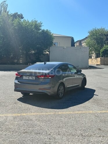 Hyundai Elantra 2018, 130,000 km - 2.0 l - Bakı
