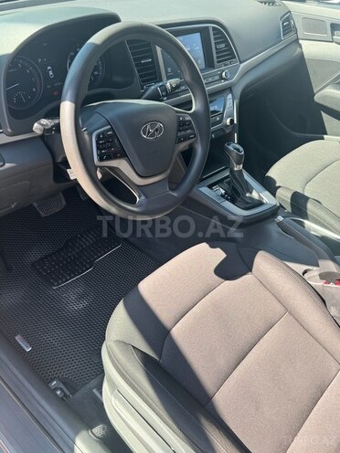 Hyundai Elantra 2018, 130,000 km - 2.0 l - Bakı