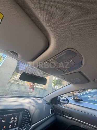 Hyundai Elantra 2018, 130,000 km - 2.0 l - Bakı