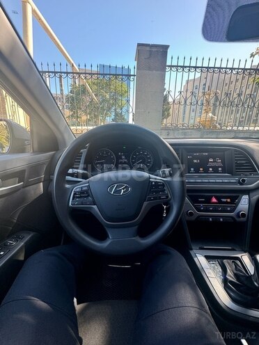 Hyundai Elantra 2018, 130,000 km - 2.0 l - Bakı