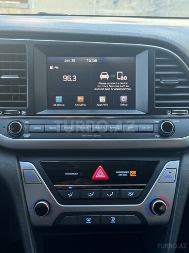 Hyundai Elantra 2018, 130,000 km - 2.0 l - Bakı