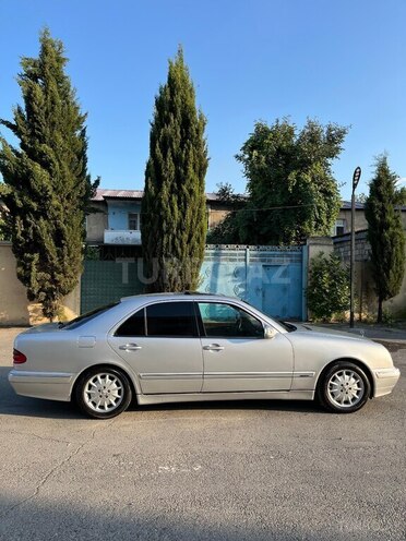 Mercedes E 270 2000, 506,468 km - 2.7 л - Bərdə
