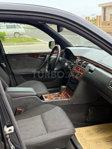 Mercedes E 240 2000, 230,000 km - 2.4 l - Sumqayıt