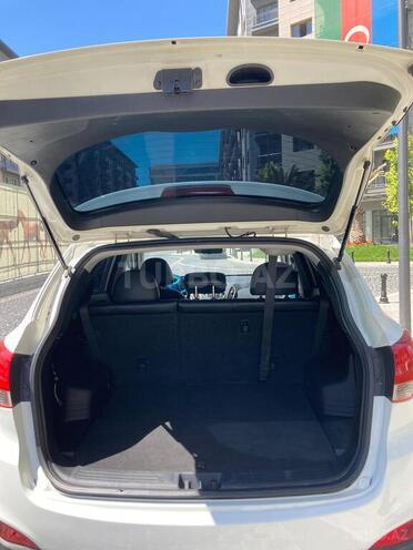 Hyundai ix35 2011, 835,000 km - 2.4 л - Bakı