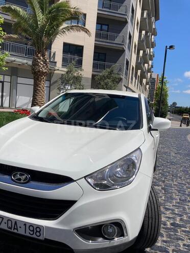 Hyundai ix35 2011, 835,000 km - 2.4 л - Bakı