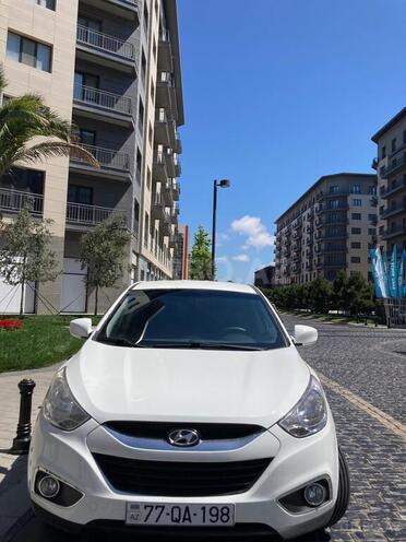 Hyundai ix35 2011, 835,000 km - 2.4 л - Bakı
