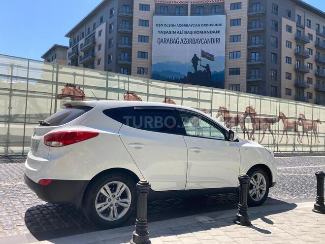 Hyundai ix35 2011, 835,000 km - 2.4 л - Bakı
