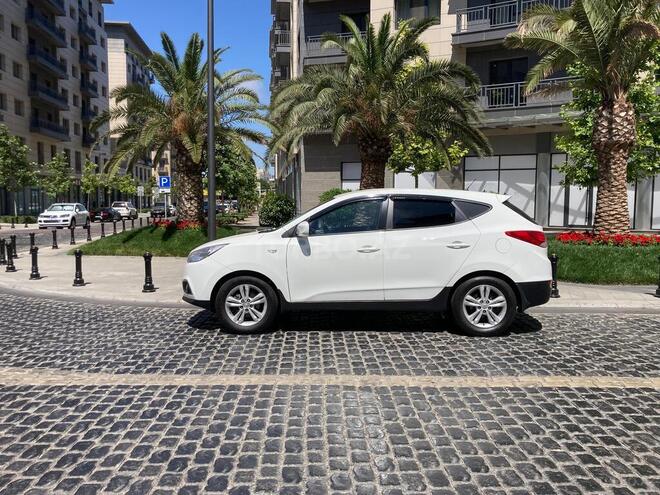 Hyundai ix35 2011, 835,000 km - 2.4 л - Bakı