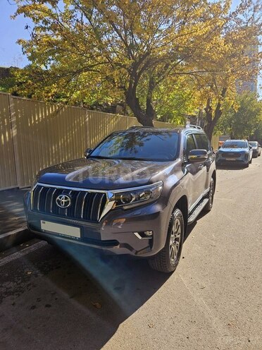Toyota Land Cruiser Prado-1