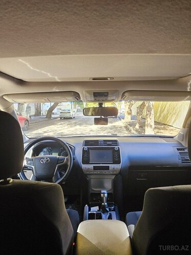 Toyota Land Cruiser Prado-10