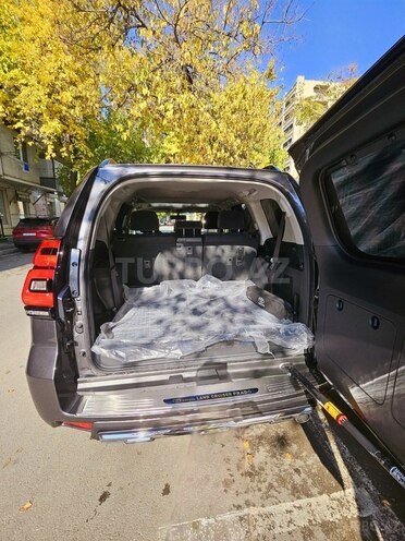 Toyota Land Cruiser Prado-15