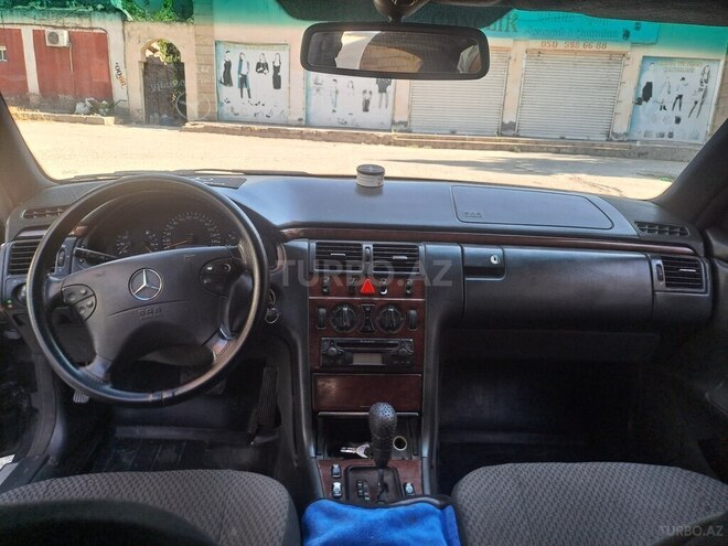 Mercedes E 200 2000, 380,000 km - 2.0 l - Yevlax