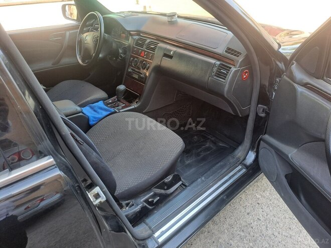 Mercedes E 200 2000, 380,000 km - 2.0 l - Yevlax
