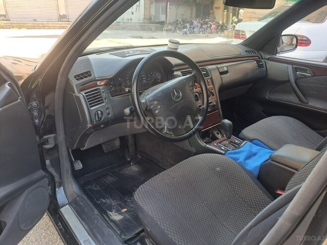 Mercedes E 200 2000, 380,000 km - 2.0 l - Yevlax