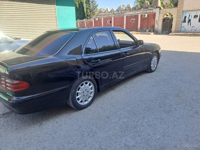 Mercedes E 200 2000, 380,000 km - 2.0 l - Yevlax