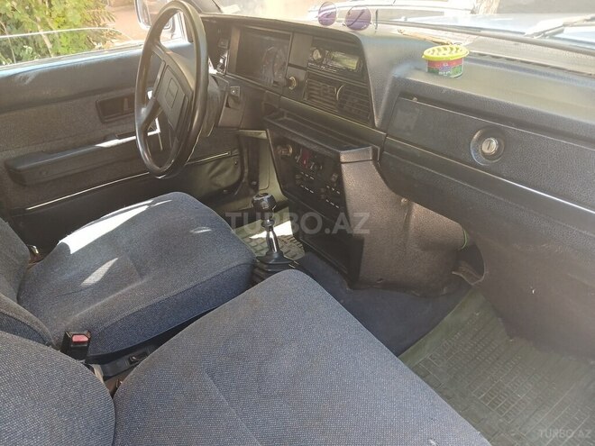 Volvo  1990, 233,000 km - 2.3 l - Bakı
