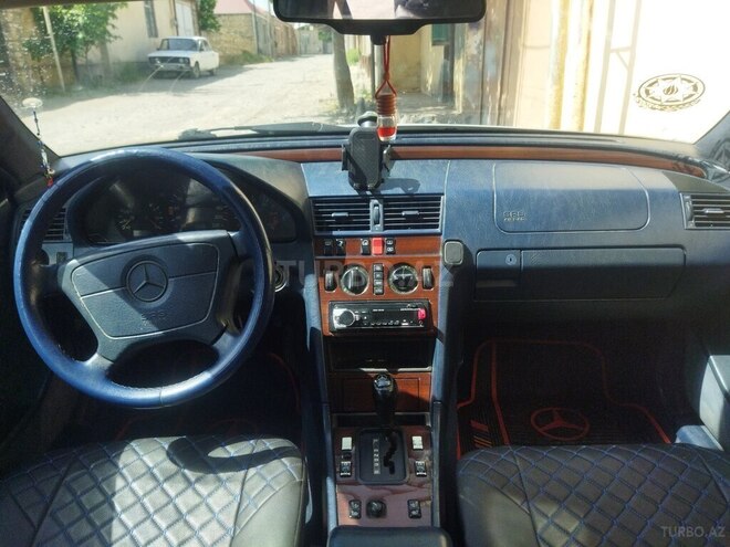 Mercedes C 250 d 1995, 123,800 km - 2.5 l - Gəncə