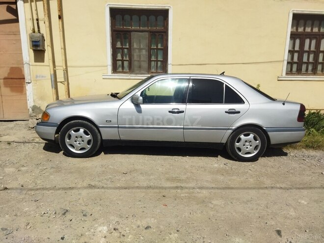 Mercedes C 250 d 1995, 123,800 km - 2.5 l - Gəncə