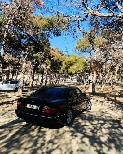 Mercedes E 280 2000, 375,000 km - 2.8 l - Bakı