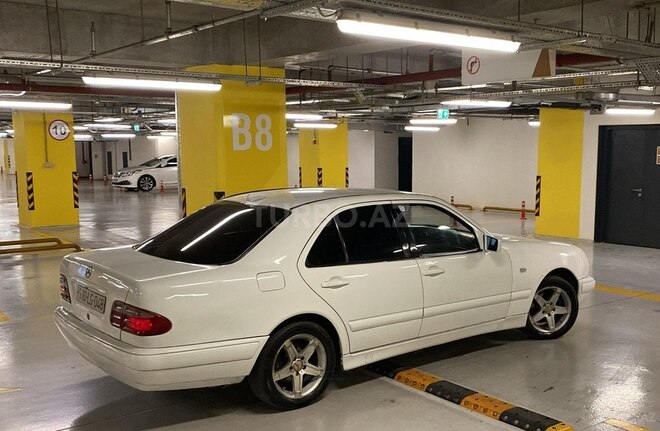 Mercedes E 220 d 1997, 52,431 km - 2.2 l - Gəncə