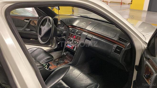 Mercedes E 220 d 1997, 52,431 km - 2.2 l - Gəncə