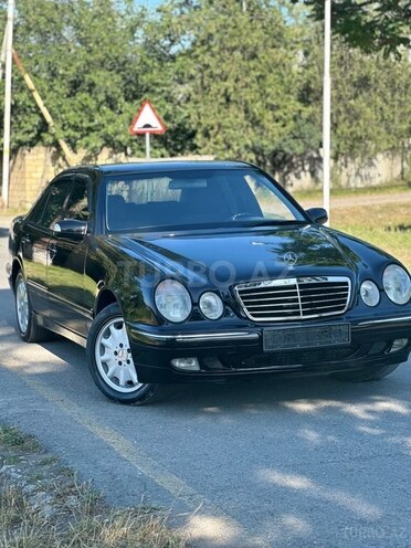 Mercedes E 270 2000, 561,880 km - 2.7 l - Quba
