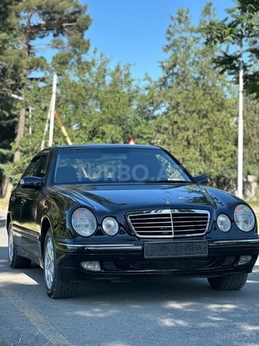 Mercedes E 270 2000, 561,880 km - 2.7 l - Quba