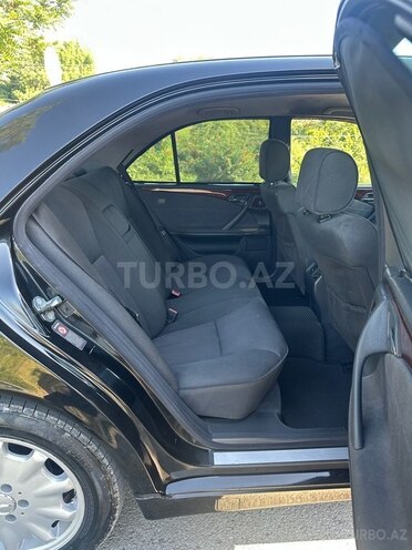 Mercedes E 270 2000, 561,880 km - 2.7 l - Quba