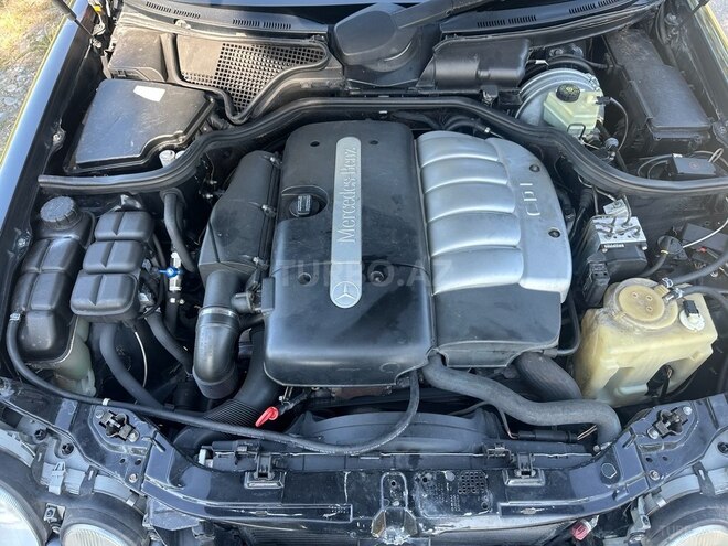Mercedes E 270 2000, 561,880 km - 2.7 l - Quba