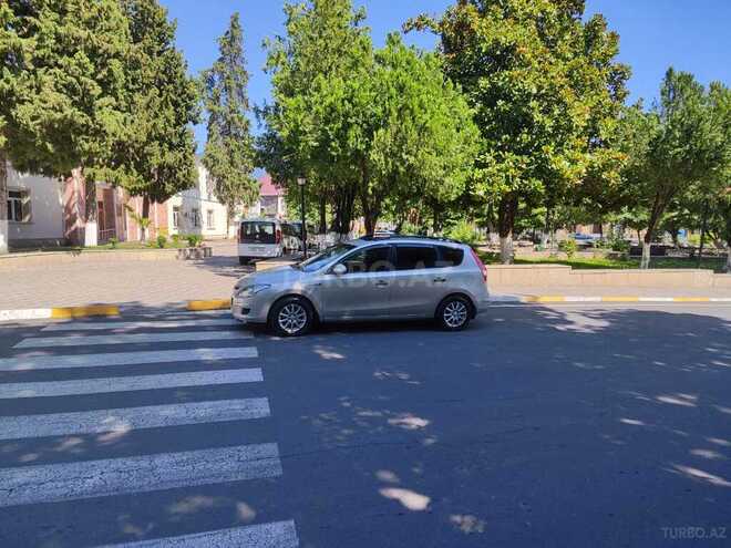 Hyundai i30 2009, 380,000 km - 1.4 l - Zaqatala