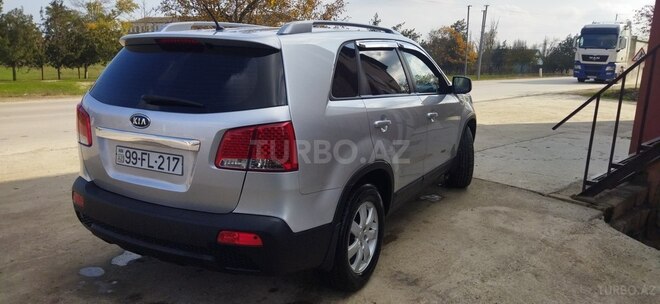Kia Sorento 2011, 155,000 km - 2.0 l - Qusar