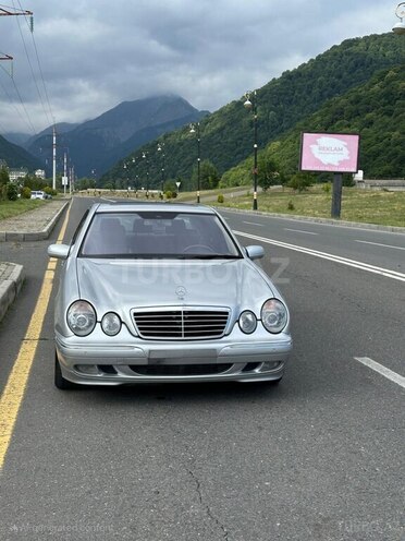 Mercedes E 270 2001, 365,000 km - 2.7 л - Qəbələ