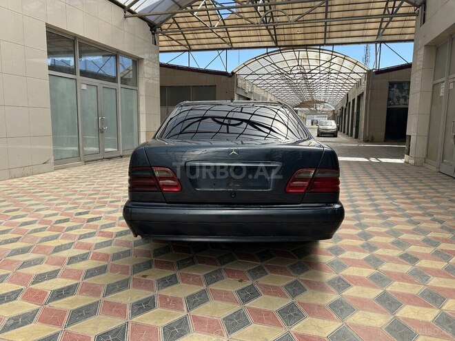 Mercedes E 220 d 1999, 251,963 km - 2.2 л - Sumqayıt