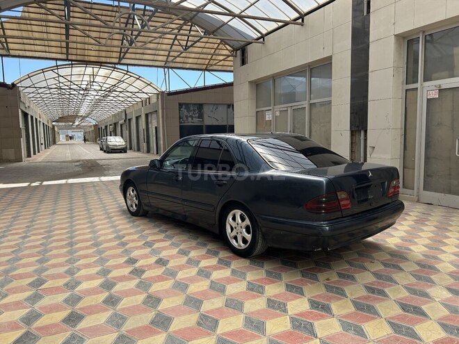 Mercedes E 220 d 1999, 251,963 km - 2.2 л - Sumqayıt
