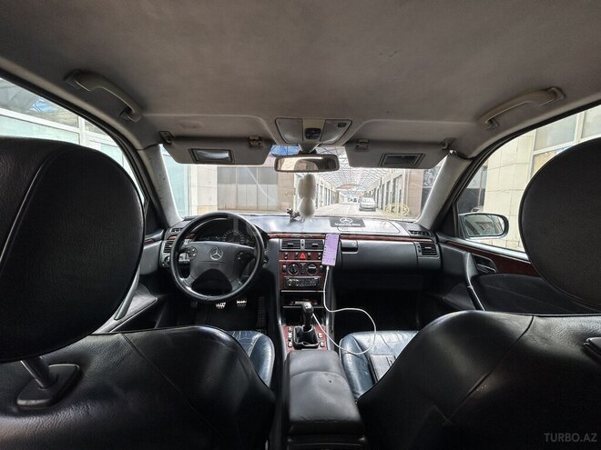 Mercedes E 220 d 1999, 251,963 km - 2.2 л - Sumqayıt